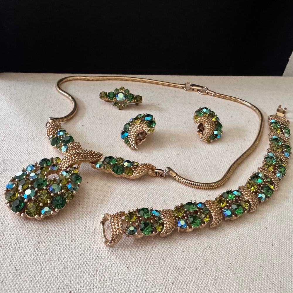 Vintage LISNER Green Rhinestone Necklace, Brooch, Earrings, and Bracelet